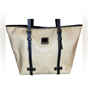 Dooney and Bourke East West Shopper Purse/Tote/Bag
